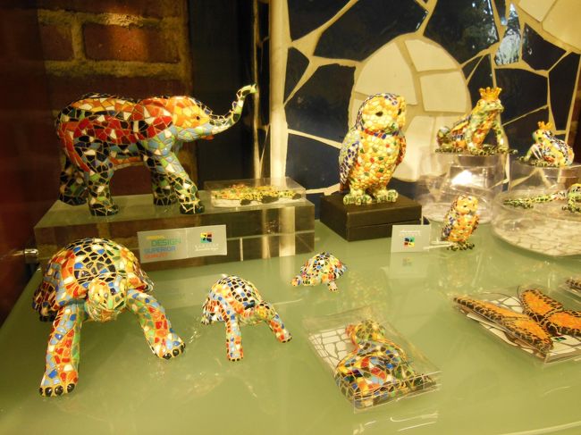 可愛いモザイクタイルの置物が色々あります。<br /><br />