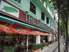 「レストランThe　Banana　Leaf　APOLO」

腹ペコ
昼食を取りに、この界隈で一番有名なレストラン「The　Banana　Leaf　APOLO」へやって来た。





