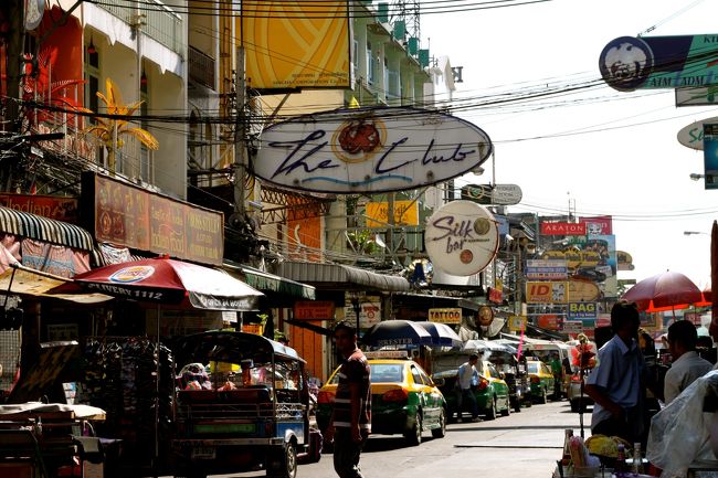 朝のカオサン。大好きな場所。