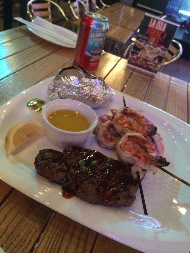 お代わりしたBBQグリル。<br />とっても美味。<br />グアムの味付けは濃い目でしっかりしてます。<br />毎日食べていたら大変ですが旅行なので我慢せずに！ペロリ。