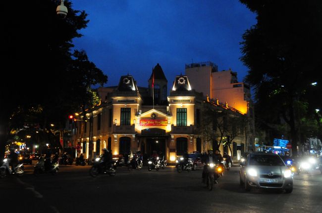 一旦ホテルに戻って休憩。<br />夕方ふたたび街に出かけることにします。