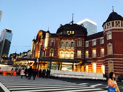 周辺はまだ工事中ですが

美しい東京駅