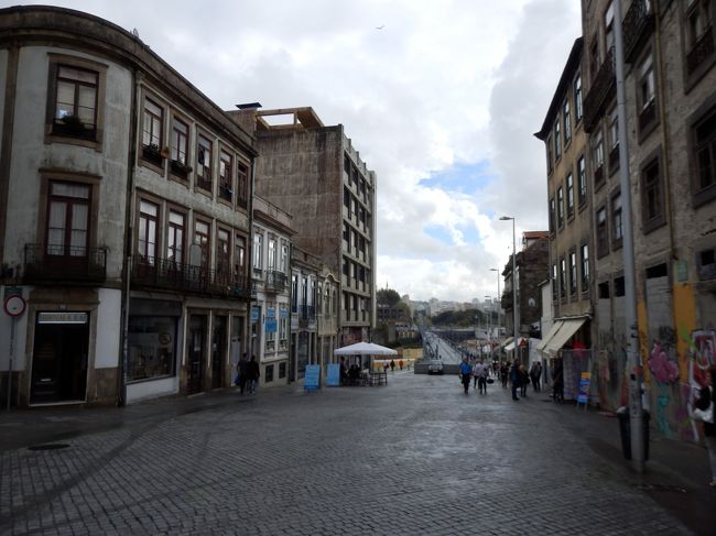 さて、それではいよいよ名物の橋に向かいます！<br />