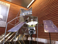 さて森美術館に向かいます
今回は宇宙と芸術展です
人工衛星「はやぶさ」の模型。サイズは1/2