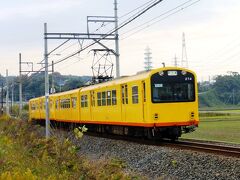 温泉で休憩した後、三岐鉄道北勢線で西桑名へ行きます。
北勢線は日本で有数のナローゲージで知られています。
電車も小型のものが使用されています。