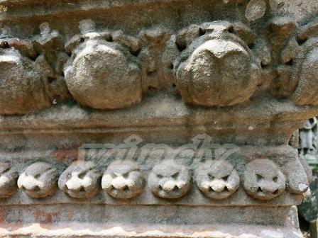 ガイドさんがしきりに「アンパンマーン」と紹介。<br />怖いわ、こんなアンパンマン出てきたら助けられてもトラウマなるわ