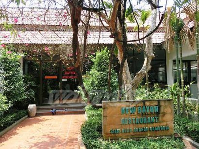 ということで午後の観光は終了。こちらのお店でランチです。<br />エアコン入ってます。<br />（ドリンク以外はツアー代金込。※食後のコーヒー又は紅茶は込)