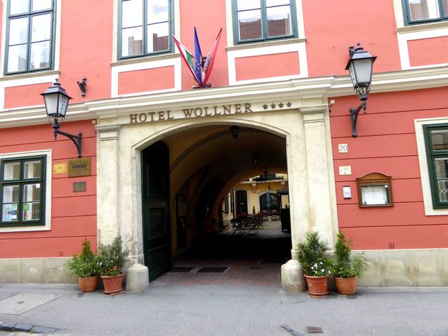 ホテル・ヴォルナー。<br />ショプロンの4つ星名門ホテルです。<br />