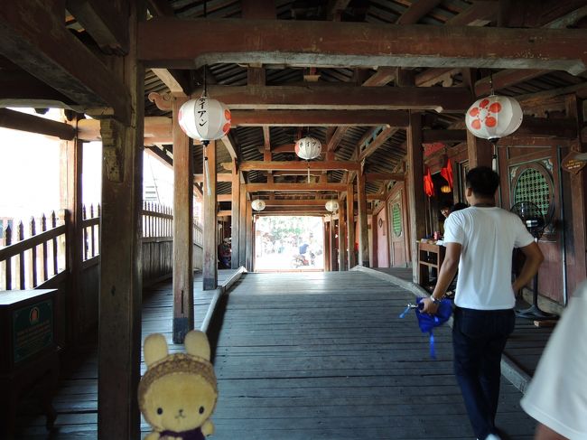 見る(通る)には、さっき買った<br />ﾁｹｯﾄが必要だよ('ω' ) <br /><br />(いならい時もある(^p^)