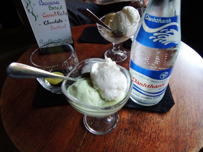 ってことで、アイス。<br />うまーい。<br />生き返る～(≧▽≦)<br /><br />相変わらず冷たい飲み物<br />選ぶのにﾋﾞｸﾋﾞｸする(((^^;←ｶﾝﾎﾞｼﾞｱﾃﾞﾔﾗﾚﾀ