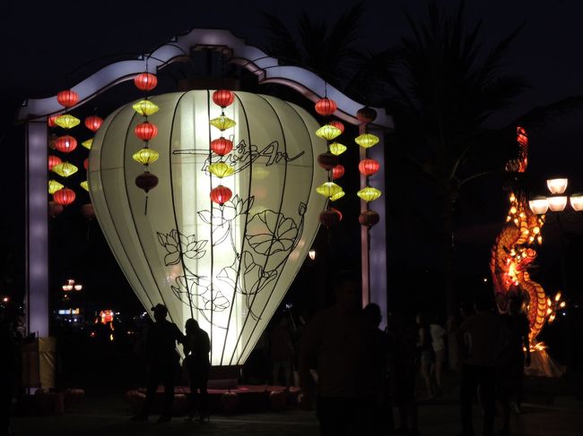 暗くなってランタンが<br />より一層きれい(^^)<br />