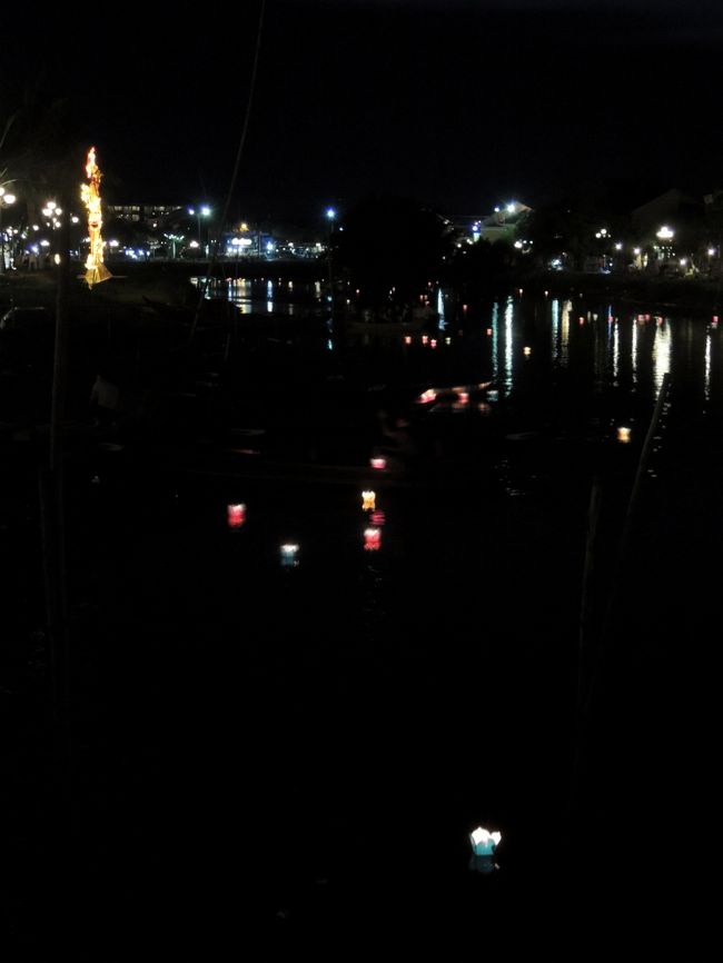 さっきの灯籠<br />ゆらゆらと(^^)