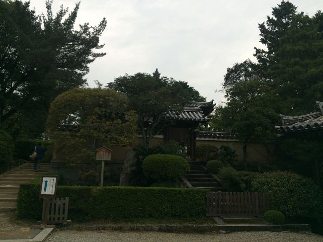 この御堂の中には身代わりの鑑真像が安置されています。