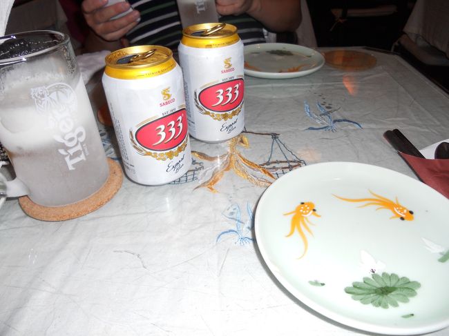 お昼は、ゴールデンフィッシュ。<br />平日の昼だったので、サラリーマン風の人でいっぱい。<br />ここは、日本語メニューあり。<br />