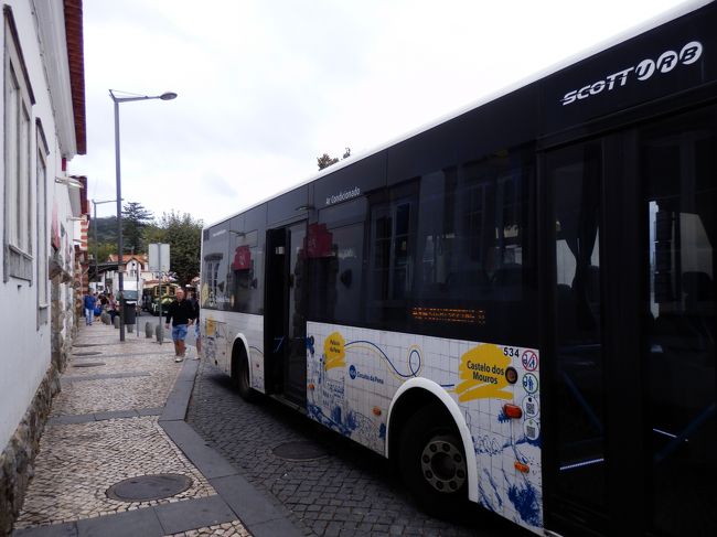 まずは周遊バス４３４番に乗り、街の中心地へ。