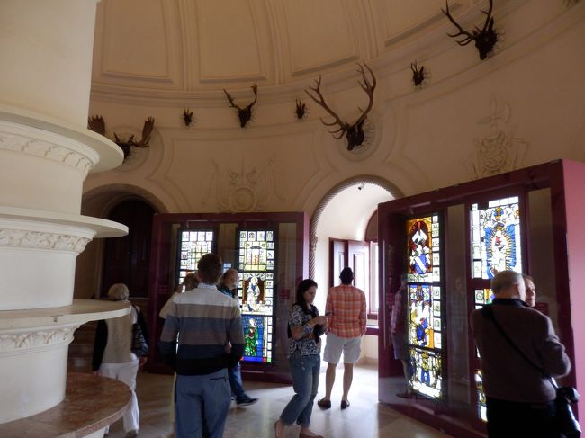 建物の奥にはステンドグラスの部屋が。<br />ここまで姿や色を変える宮殿はなかなかないのではないでしょうか。<br />ここまでの４日間では最高のスポットとも呼べるほど、<br />本当に歩いていて楽しかったです！