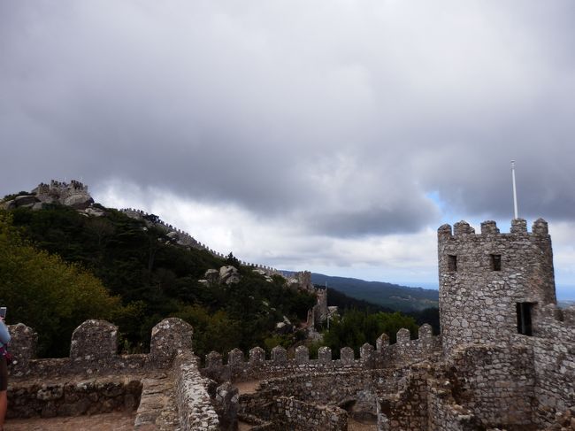 ムーアの城跡の全貌が姿を現しました！<br />ムーア人が７～８世紀によって築いた城壁がこのように残っております。<br />