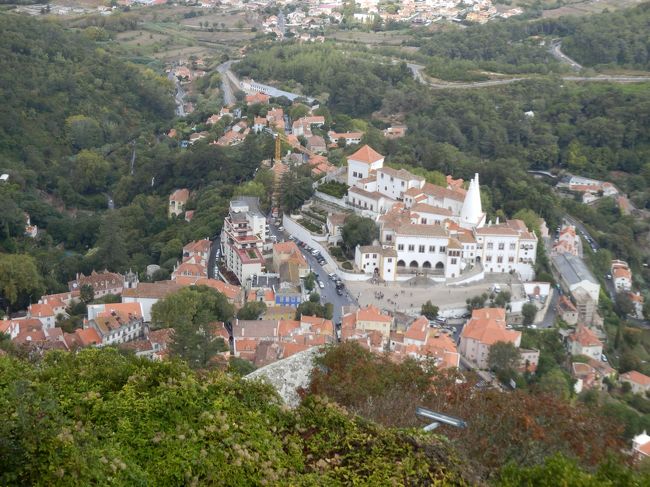 街をアップで！<br />段々と丘になっている地形と一つ一つの建物の色が美しいです。