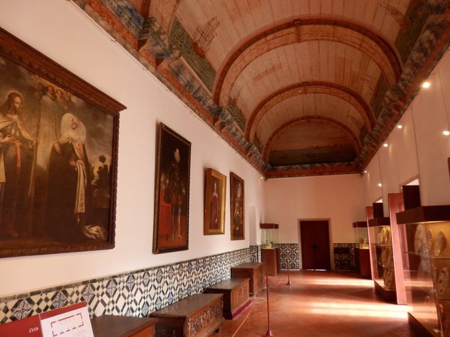 この王宮もペーナ宮殿と同じく、ゴシック、ルネッサンスなど複数の様式の部屋が混在しているようです。