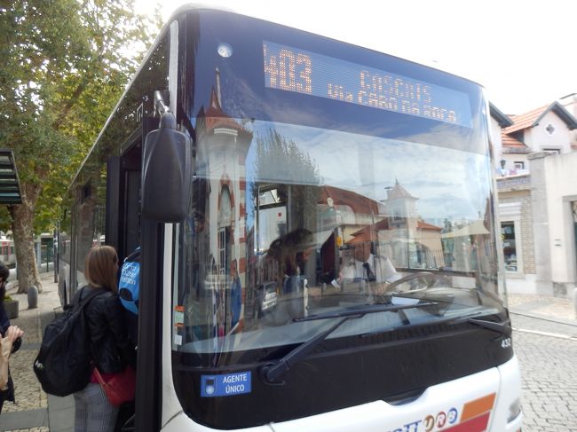 16：10　403番のバスが来ました。<br />いよいよロカ岬に出発です！<br />天気はまだ曇り空ながらも晴れ間がところどころ見えている。。<br />日没までに晴れてくれ～！