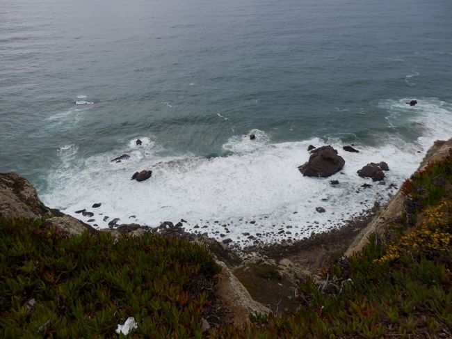 だんだんあたりも暗くなってきて、寒くなってきて、波の威力も増してきました！