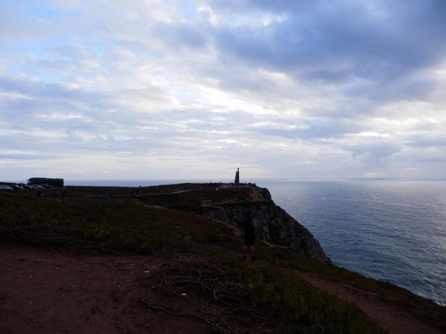 ところどころ青空は見えるけど、太陽は相変わらず全然見えない。。<br />日没まであとわずか。<br />一瞬でも良いから、晴れた景色と、太陽が夕日に変わっていく姿を見たい。。。<br />神様、お願いします。。。！<br />ずっとそんな気持ちだった。