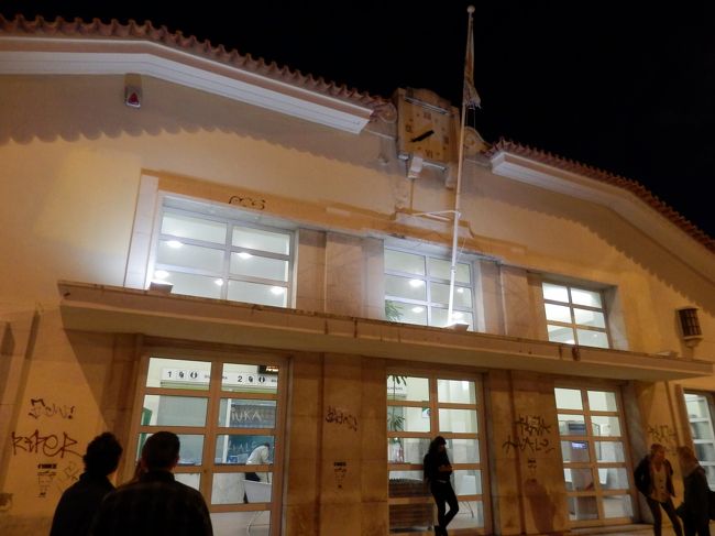 20分ほどでロカ岬⇒カスカイス駅に到着。<br />あたりはすっかり真っ暗。<br />本当は海がずっと続くリゾート地のカスカイスながら、もう夜なので、素通りしてリスボンでのＴＯＤＯを優先！