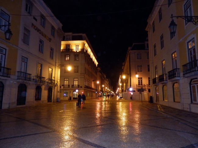 ヨーロッパの街は普通の通りもライトアップが美しくて本当に素敵です。