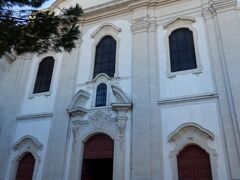 グラサ周辺はアルファマ方面でも標高が最高地点にあるようで、特に平地のロシオ側から行くと坂の連続でかなりきついですｗｗ
標識とかもあまりなく、色々迷いながらやっと着きました、グラサ教会！