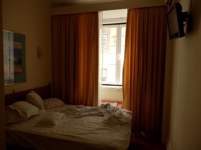 最後の最後にホテルの部屋の写真を。<br />謎のマスカットの匂いにも慣れ、すっかり愛着ある部屋になりました。<br />大急ぎでお土産をスーツケースに詰め込み、いよいよ出発！<br />５日間ありがとうございました！