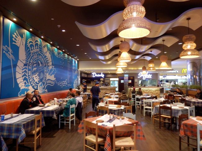 ミールチケットを使った空港のシーフードレストラン。<br />ドバイ空港はラストラン豊富なので、是非色々冒険してみてください！