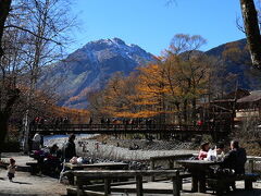 　河童橋と焼岳です。　