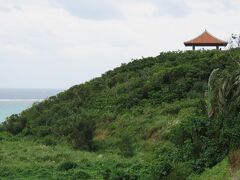 車を停め歩いた先には、オレンジ色の屋根が～・・