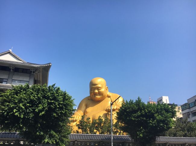 帰る頃 観光バスの団体さんが来ました。