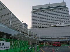 本日の宿は「ホテルグランヴィア広島」。翌日、新幹線で姫路へ行くので駅と直結しているこちらのホテルを選びました。
（16：58）