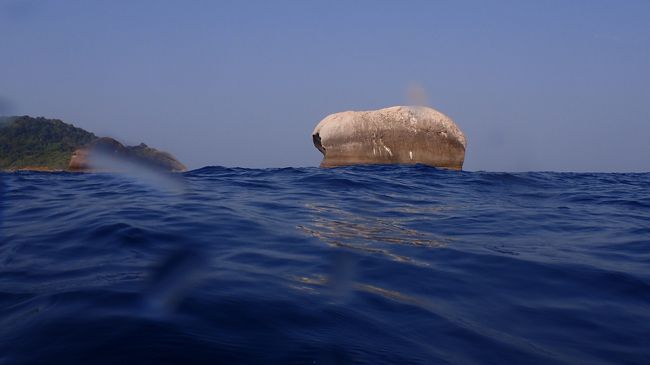 大した写真もなかったので…<br />この岩の下で潜ってました