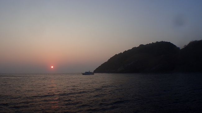 日が昇るかのぼらないかって時間に<br />1本目