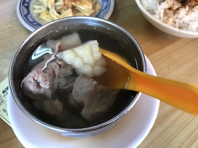 これは苦瓜排骨湯です。<br />おいしい。<br />