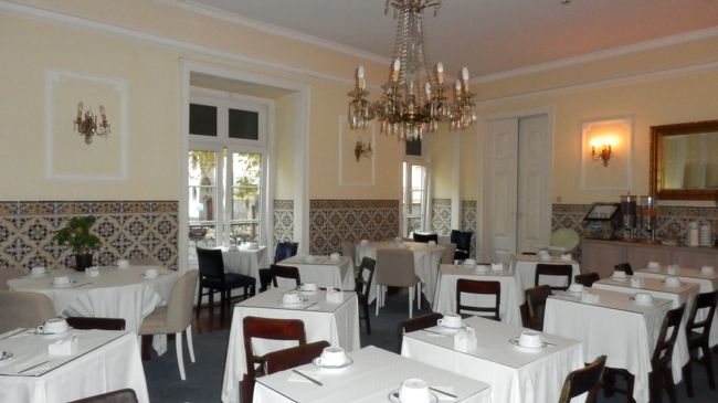 朝食はここで。<br />ほぼ毎日貸し切り状態での食事でした。<br />ここで出るミニエッグタルトがおいしかった～。