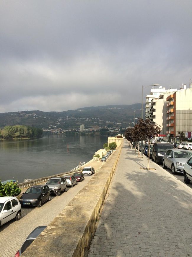 朝は雲が多く、天気が良くありません。<br />ポルトガル滞在中はだいたいそんな感じ。