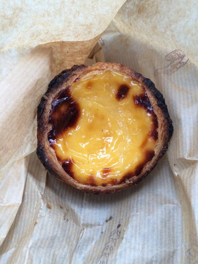 エッグタルトを買いました。<br />1個50セント。安い。