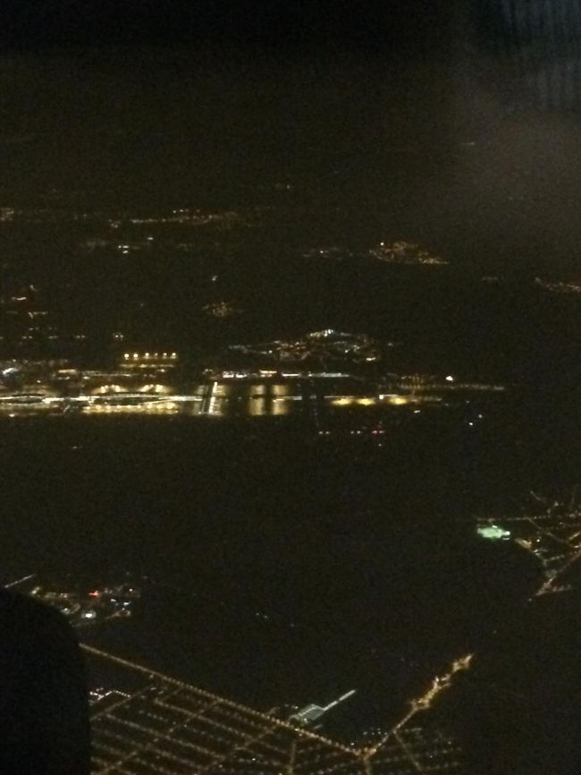 無事にシャルルドゴール空港へ。<br />ターミナル2です。