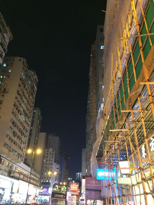 建設現場の竹の足場が香港らしくて面白いです。どんな高層ビルでも竹で足場作りますね。