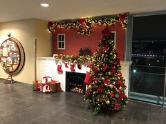 ほんとにどこもクリスマスモード。