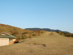 この先が若草山山頂方面ですが、時間がないので下ります。