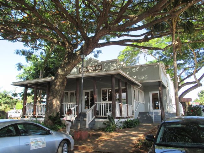 ノースショアマーケットプレイス。パタゴニア物色するも収穫なし。