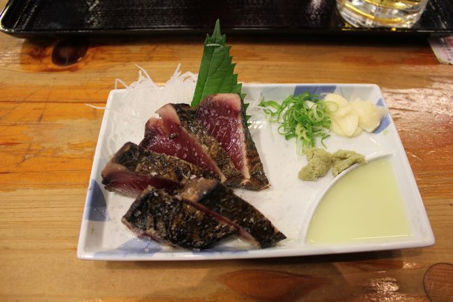 カツオのたたきを食べ比べ<br />ここはゆず果汁で