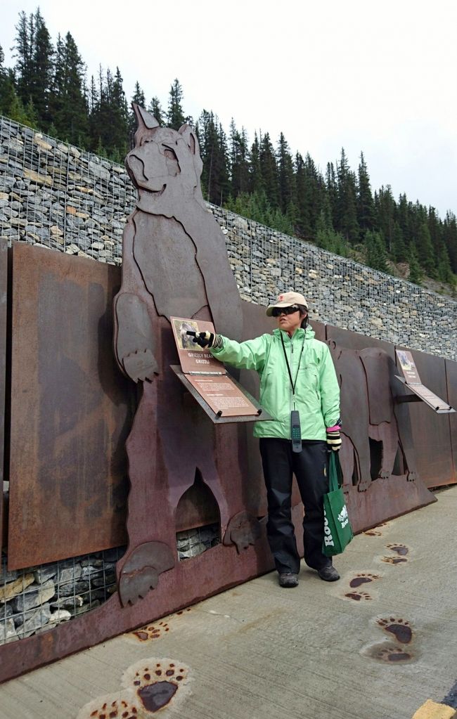 今日のガイドさんはこの方。<br />ベテランさんって感じでキビキビしててなかなか好みでした。