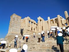 左がアグリッパ台座
紀元前２世紀ベルガモン王の馬車像を設置する台座として作られた
後にアウグストゥス帝の婿アグリッパの像がおかれていた所