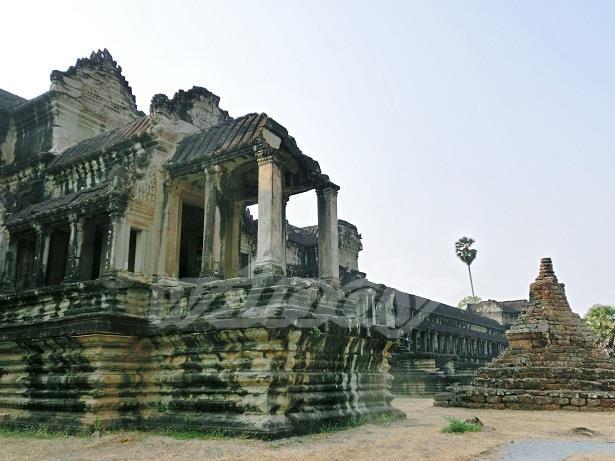 これにてアンコールワット内の見学は終了。<br />この後は夕日を見にでかけます。